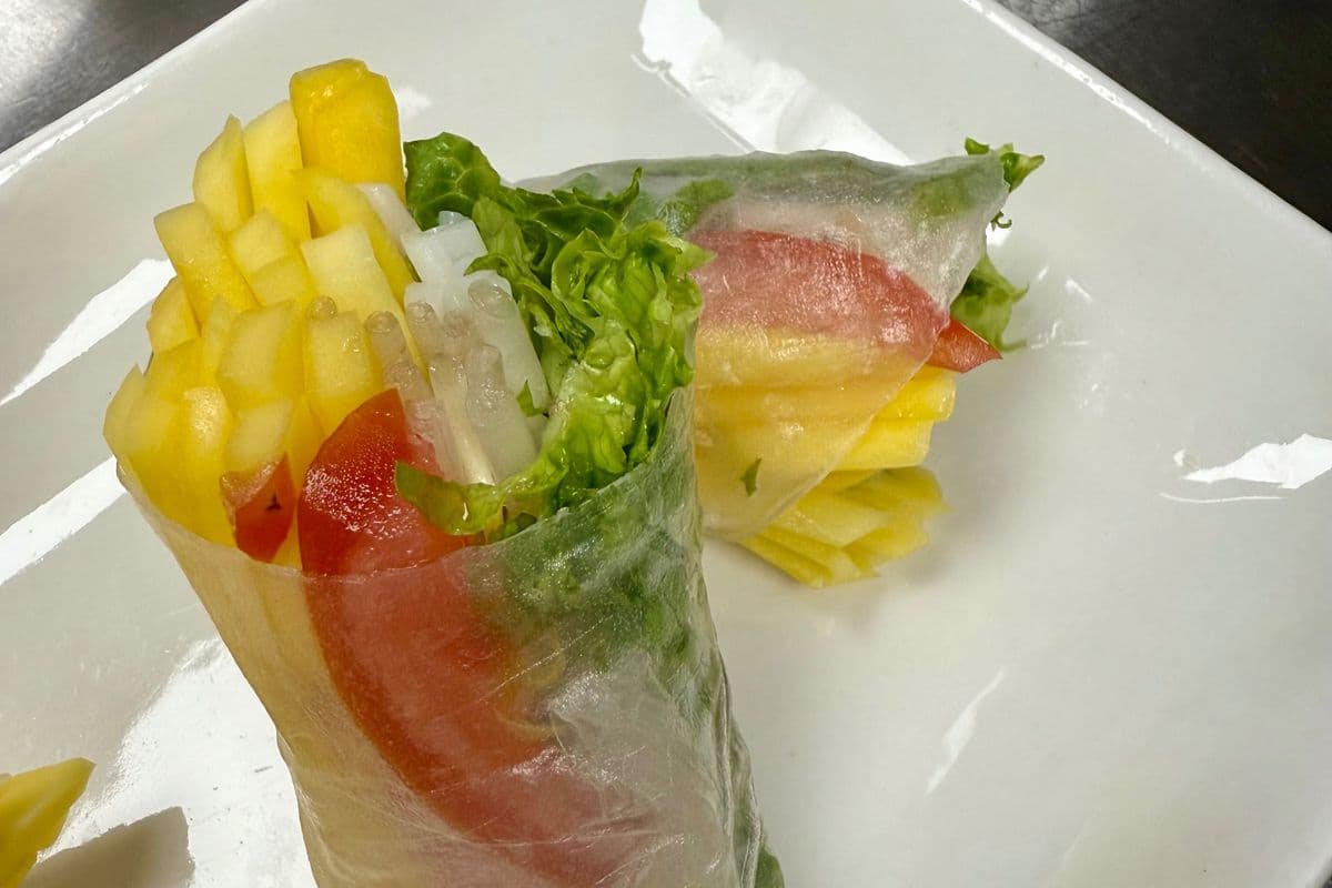 3. Cold Mango Roll (1 pc)