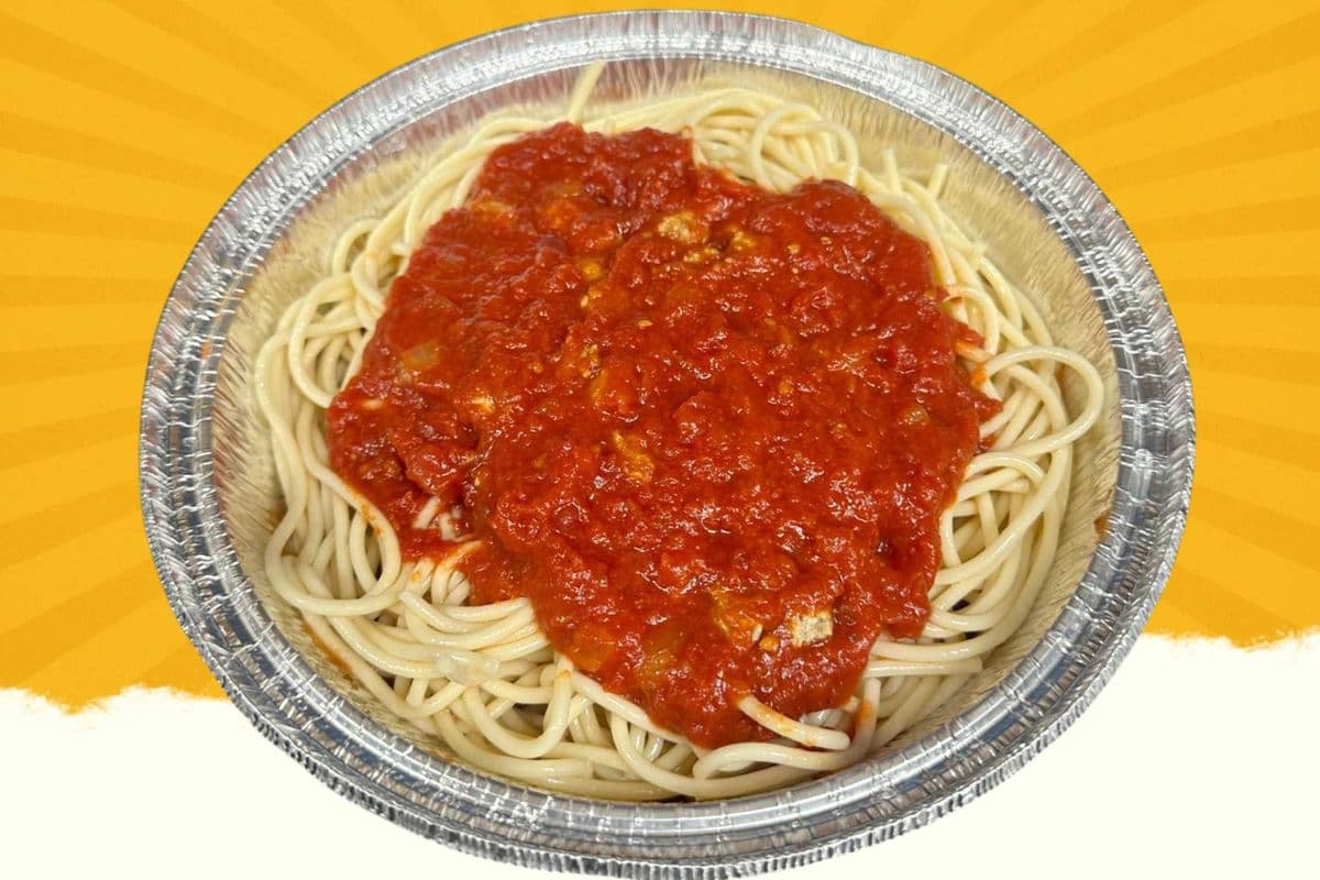 Spaghetti with Meat Sauce Pasta and garlic bread
