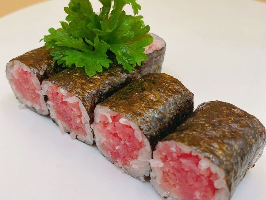 Tuna Roll (6pcs)