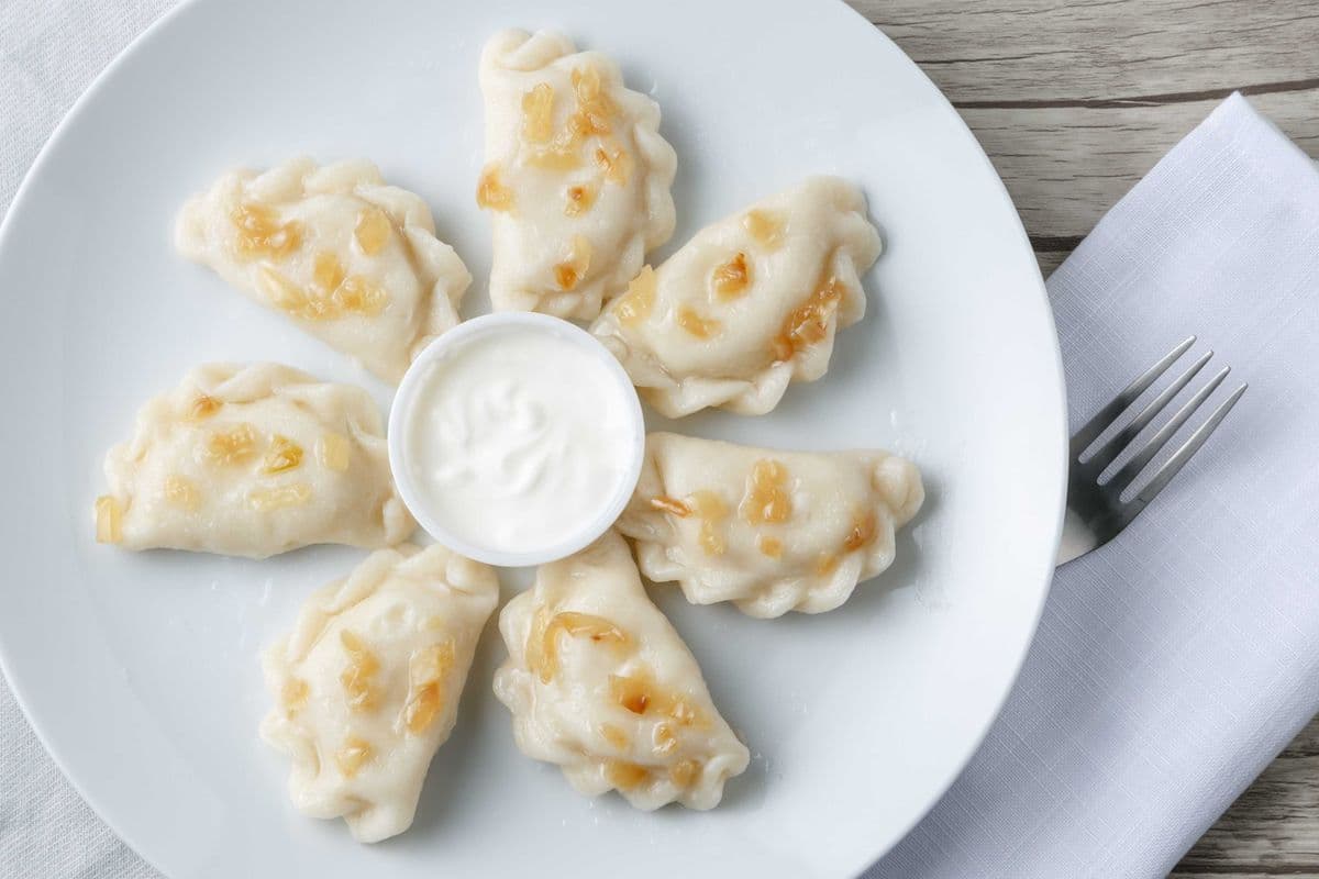 Party Tray - Potato and Cheese Pierogies, Cooked with fried onion on top (20 pcs)
