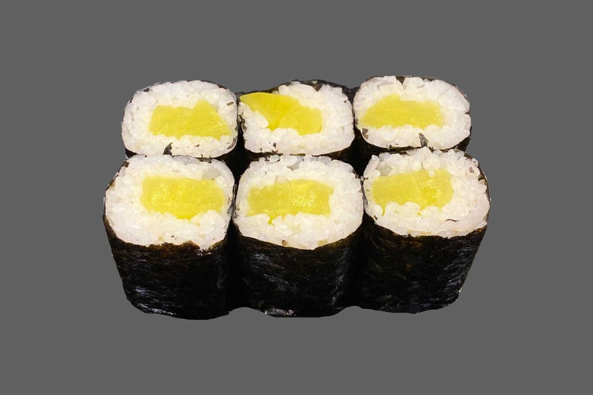 M2. Pickled Radish Maki Roll (Oshinko) (6 pcs)