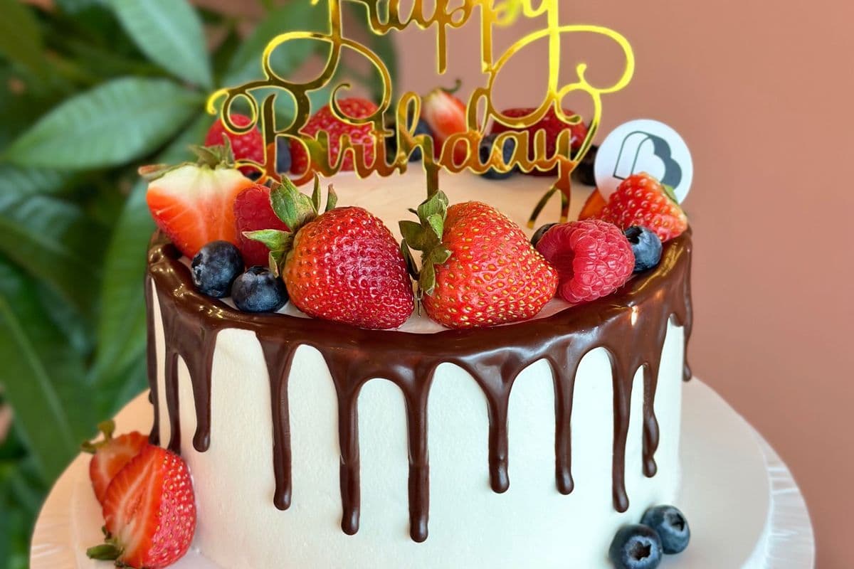 6"Chocolate birthday cake (inch)