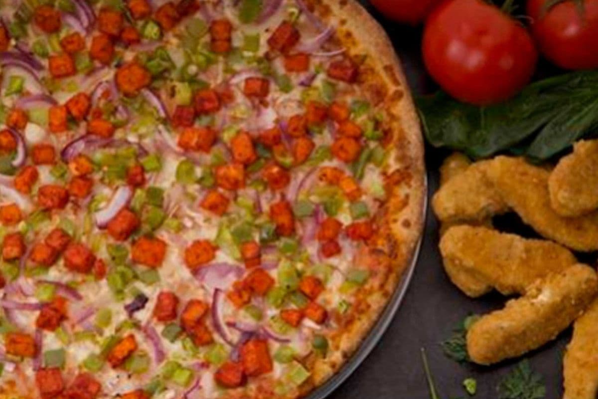 Winter Special (XL Pizza, Five Toppings, Three Dips, 10 Plant Tenders, Two Litre Coke Bottle)