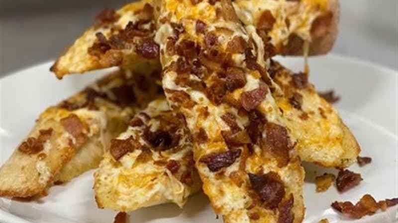 Garlic Bread Cheese & Bacon
