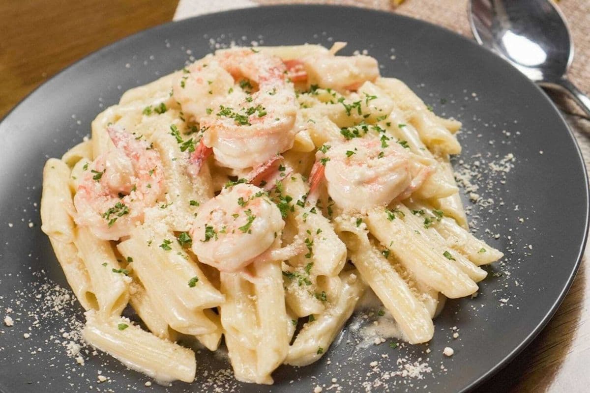 Pasta Prawn White Sauce