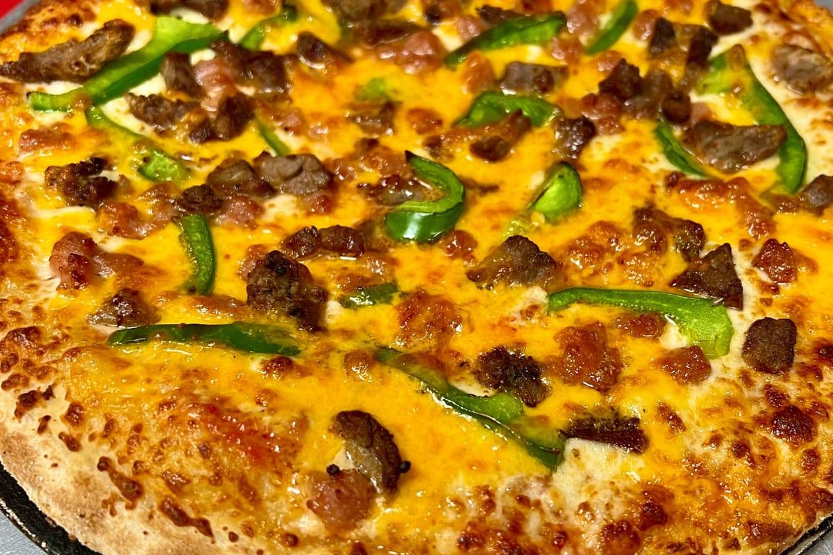 14" Large Philinos Pizza