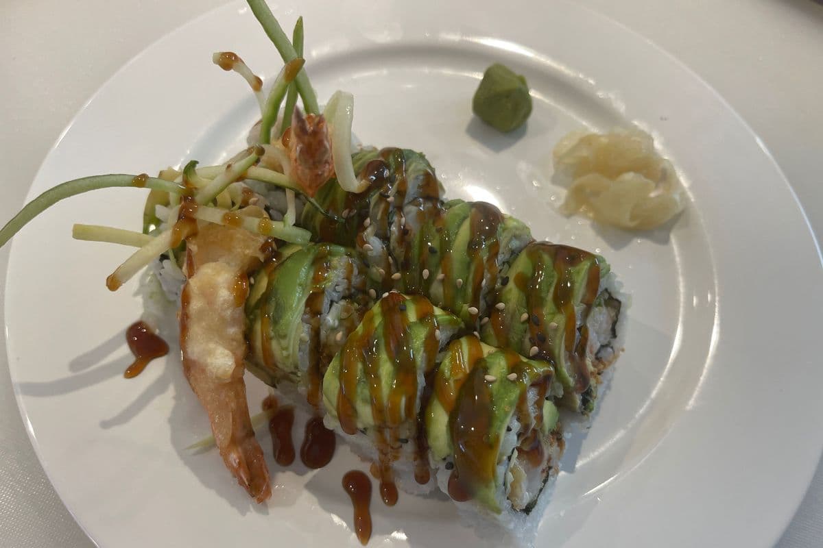 Green Dragon Roll (8pcs)