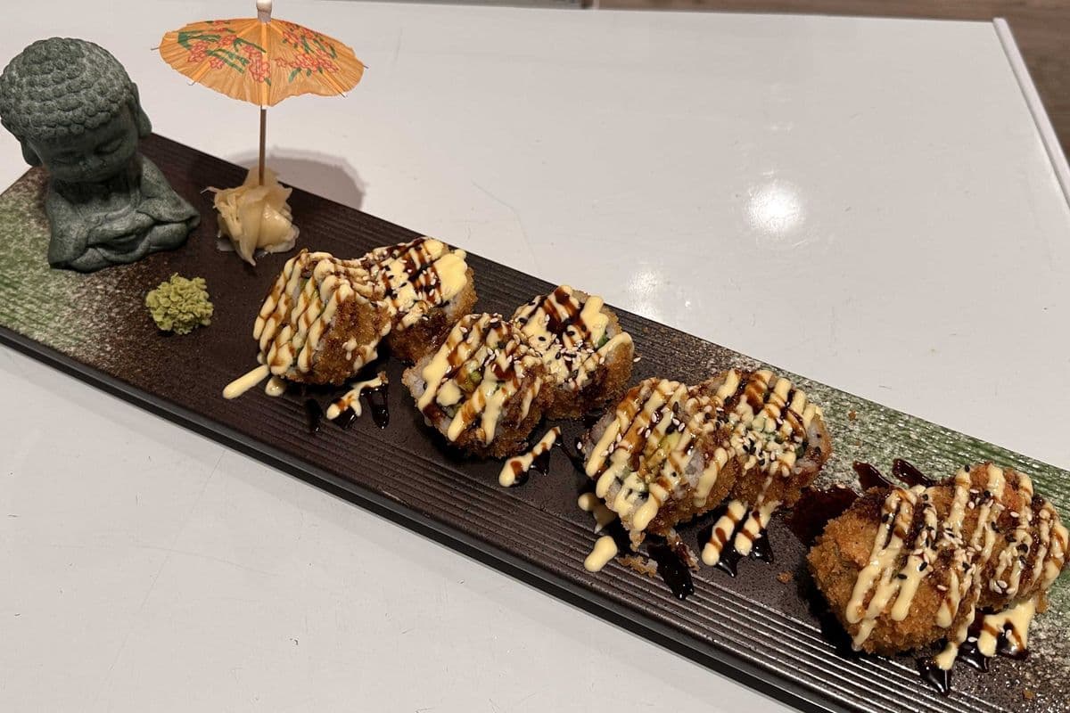 Deep fried California Roll ( 8 pcs)