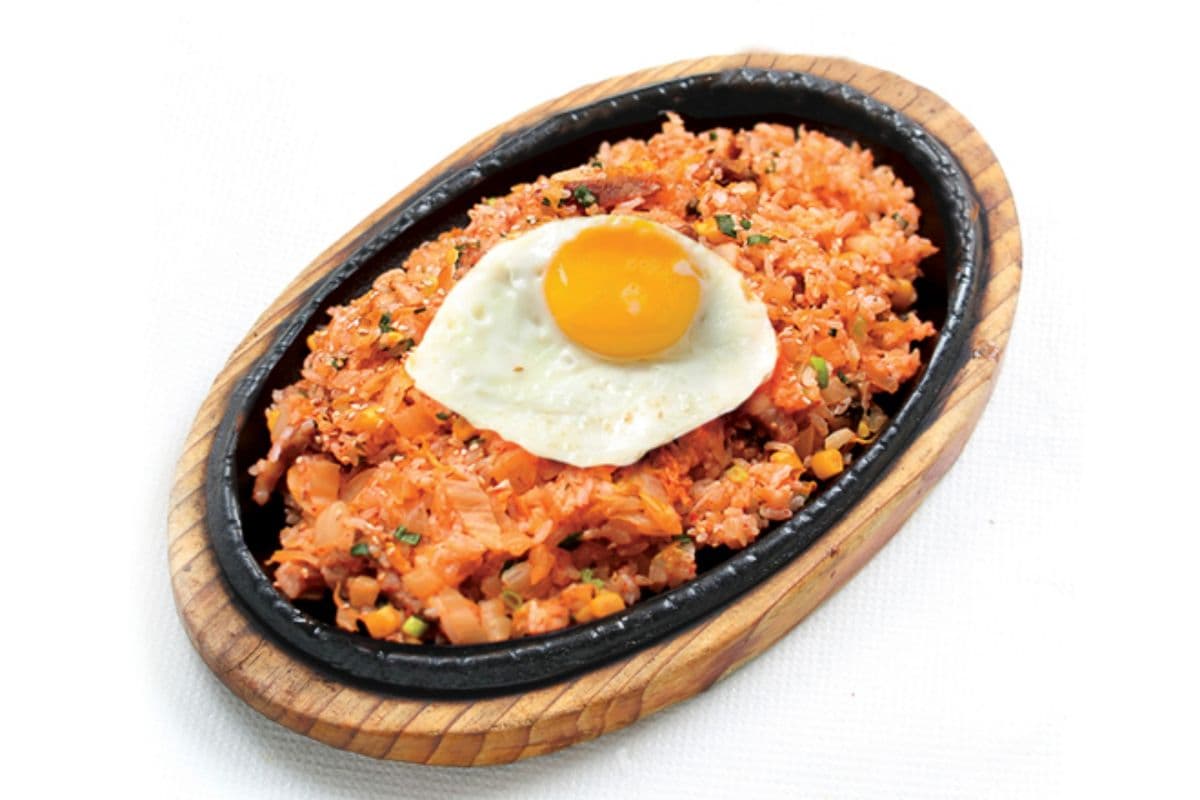 Kimchi Bokeumbap (Kimchi Fried Rice) 김치 볶음밥