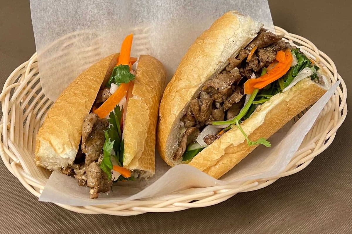 BM2. Grilled Pork / Bánh Mì Thịt Nướng