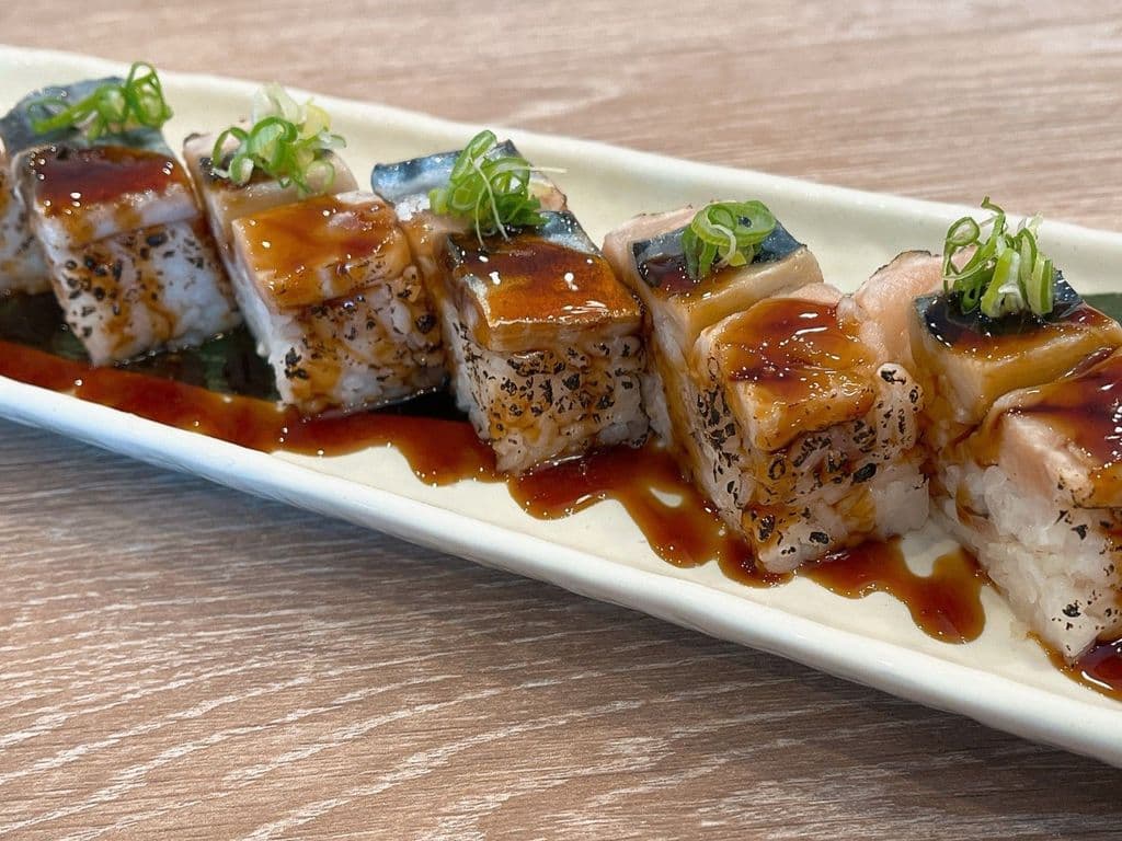 Pressed Saba Sushi (6 Pcs)