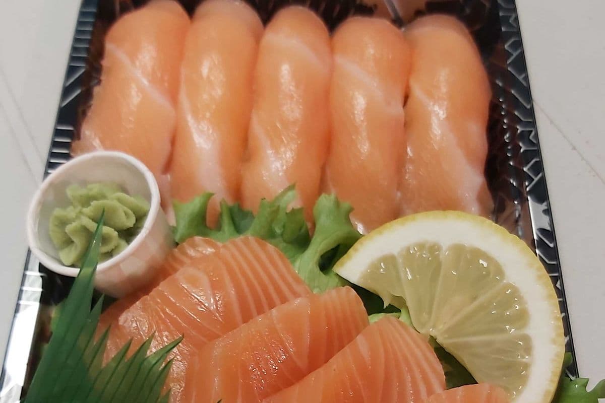 14. Salmon Sushi and Sashimi (10 pcs)