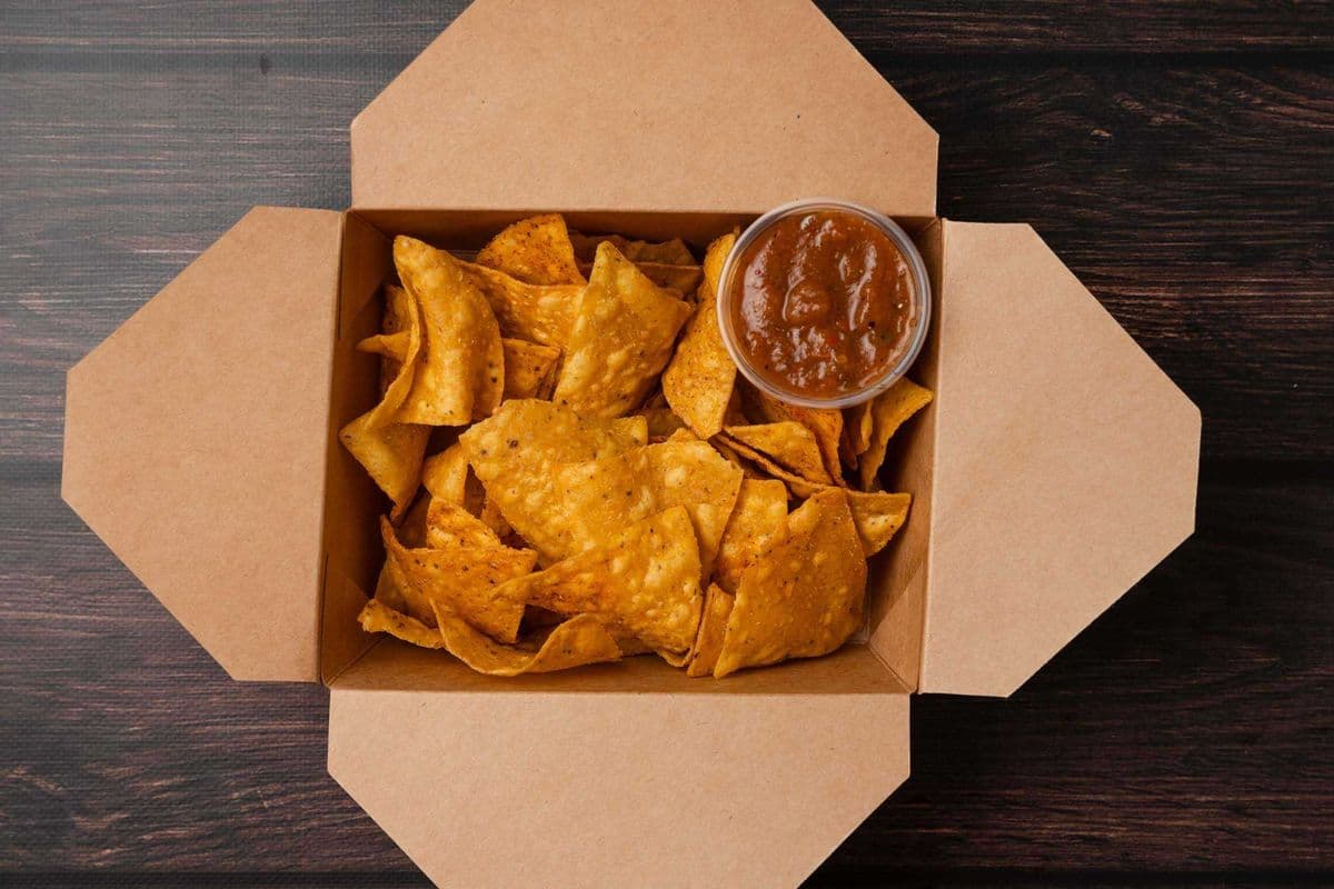 Salsa (4oz) and Chips