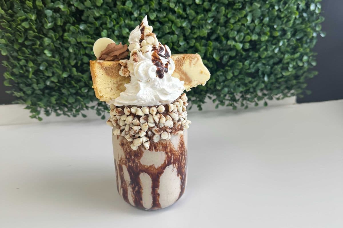 Dulce de Leche Cheesecake freakshake