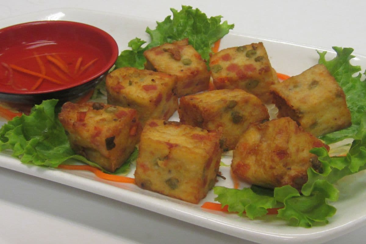 110. Deep-Fried Tofu with Chicken and Vegetable
