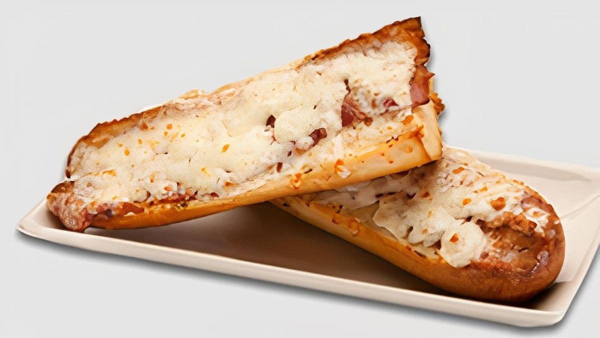 Garlic Bread with Bacon & Cheese