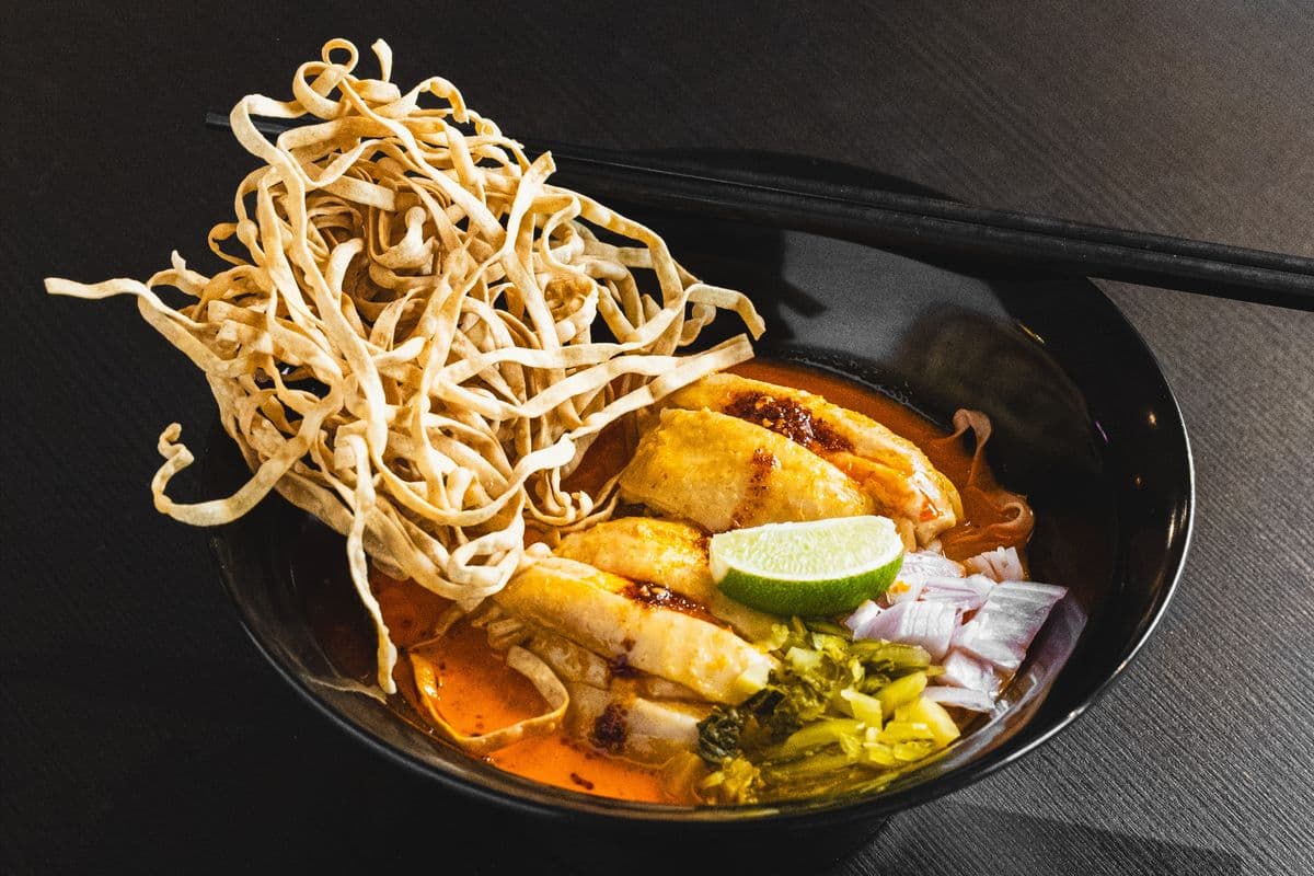 NS5. Spicy Khao Soi Chicken