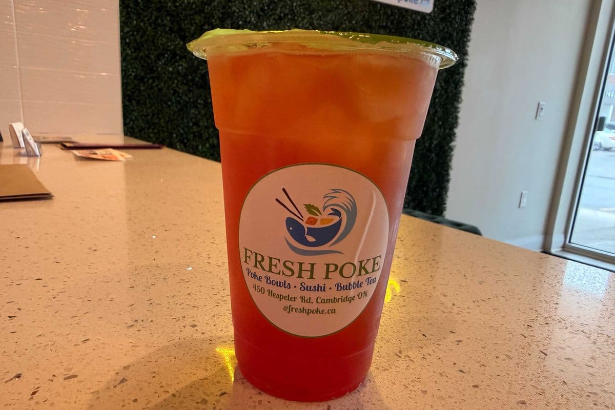 Strawberry Fruit Tea (16oz)