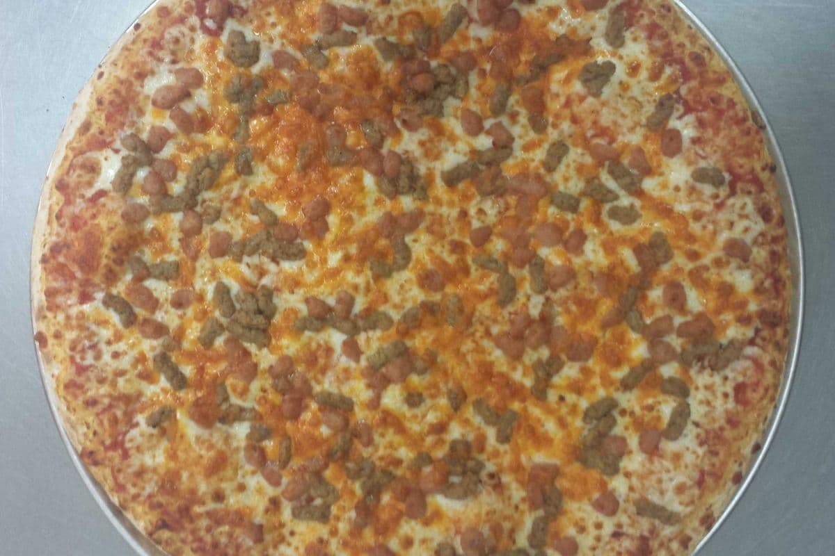 Bacon Cheeseburger Pizza