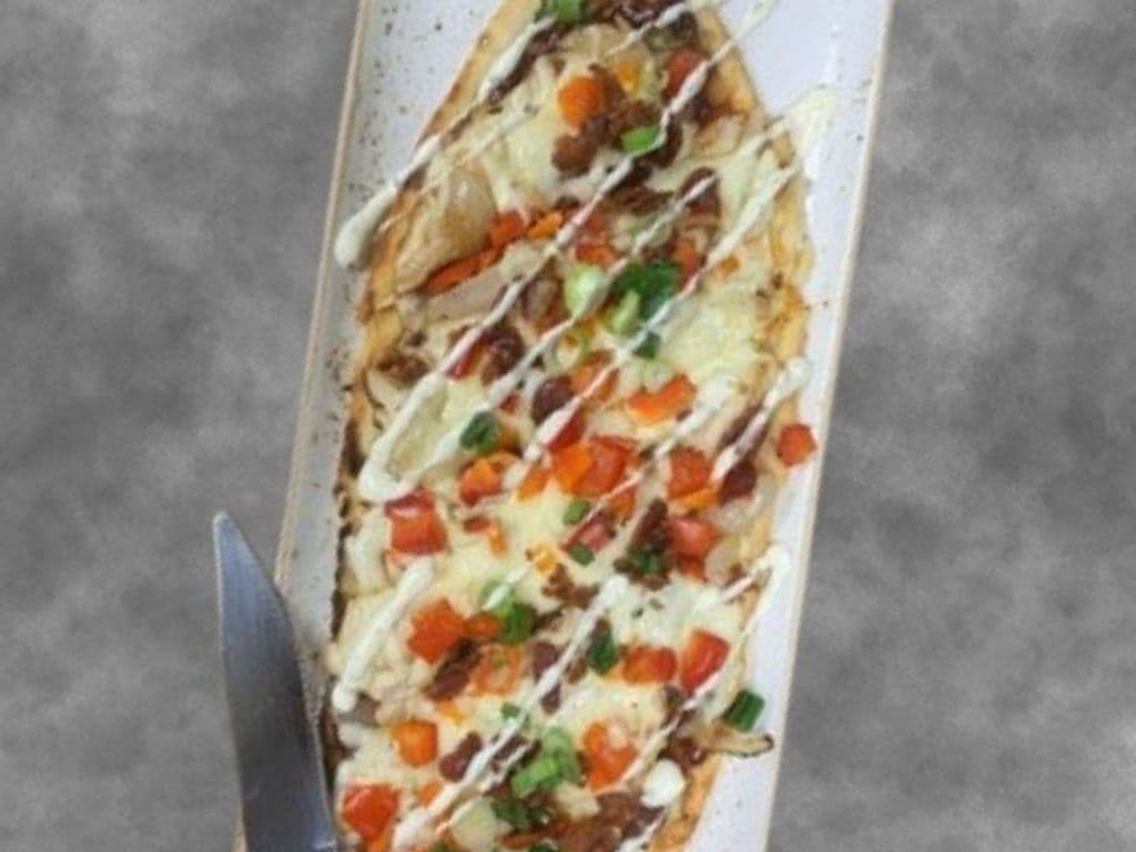 40 CREEK BBQ CHICKEN FLATBREAD