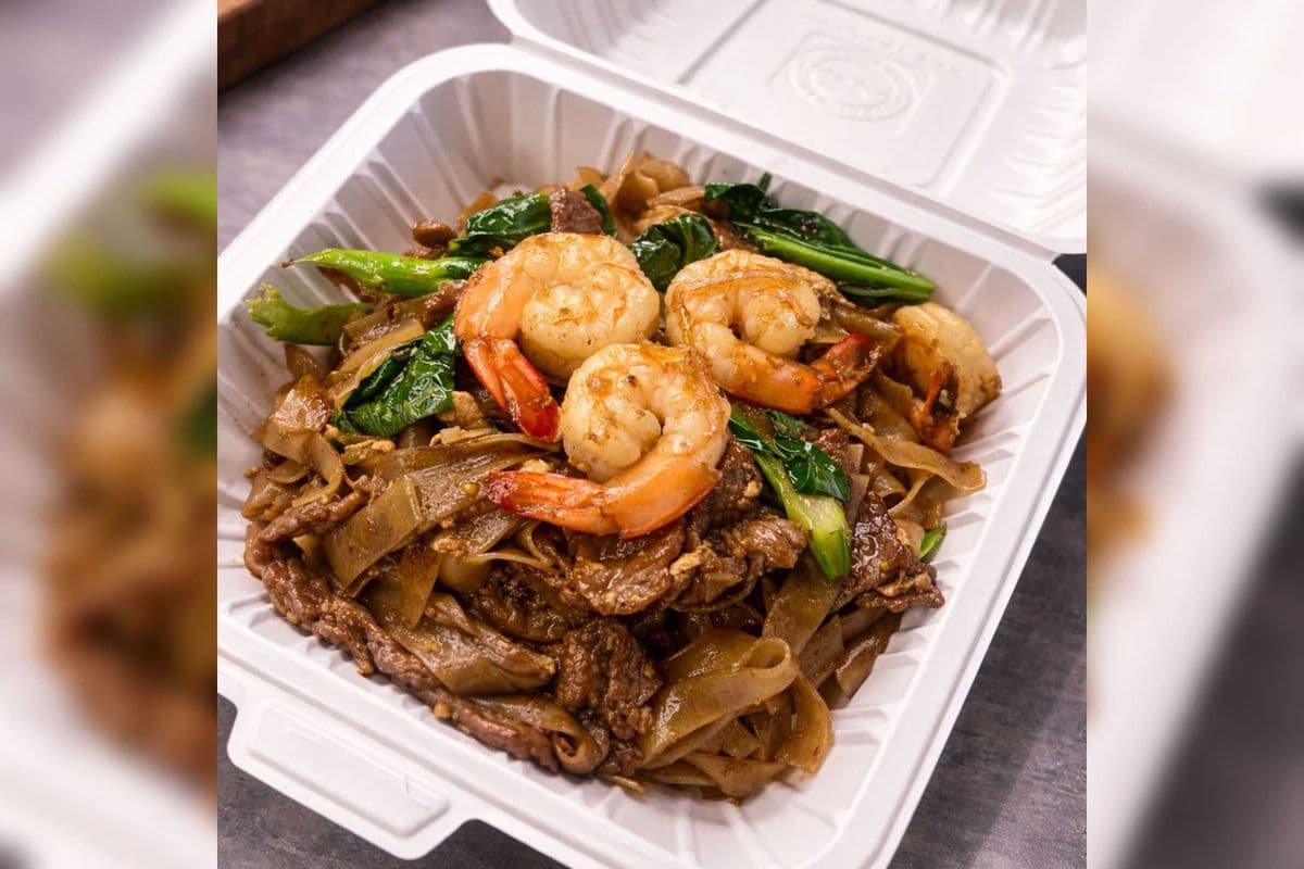 Pad Si-ew (Sweet Soy Sauce Fried Noodle)