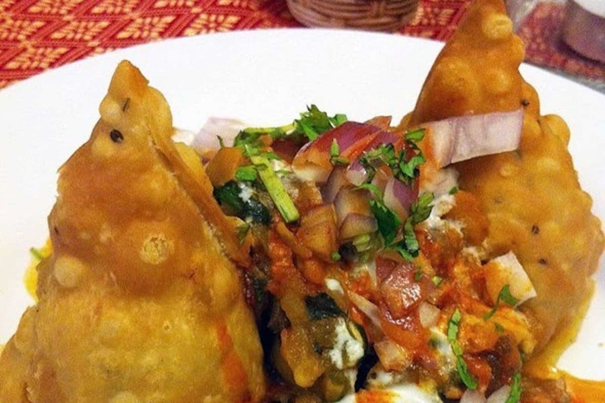 Veg. Samosa Chaat (2 pcs with Chickpeas)