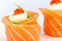 SU18. Salmon Flower Sushi (2 pcs)