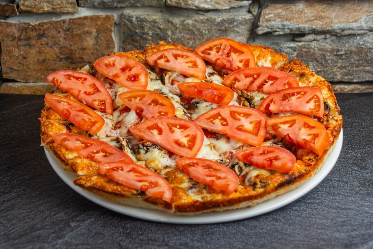 #10 12" Large Fresh Tomato, Onion, and Mushroom Classic Pizza