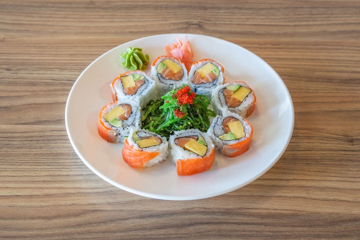 Cherry Blossom Roll (8 pcs)