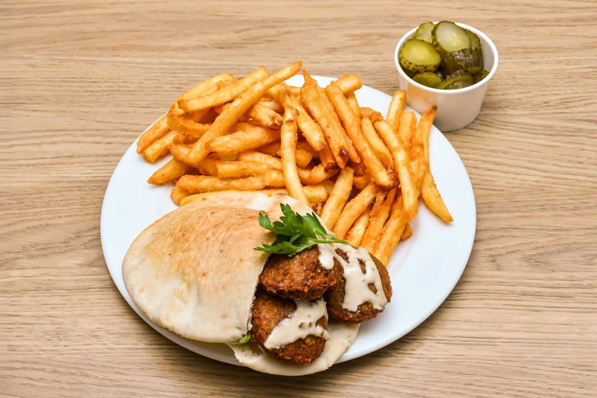 Falafel Pita Sandwich Combo