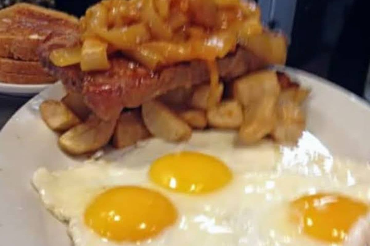 New York-Cut Striploin (12 oz) and Three Eggs