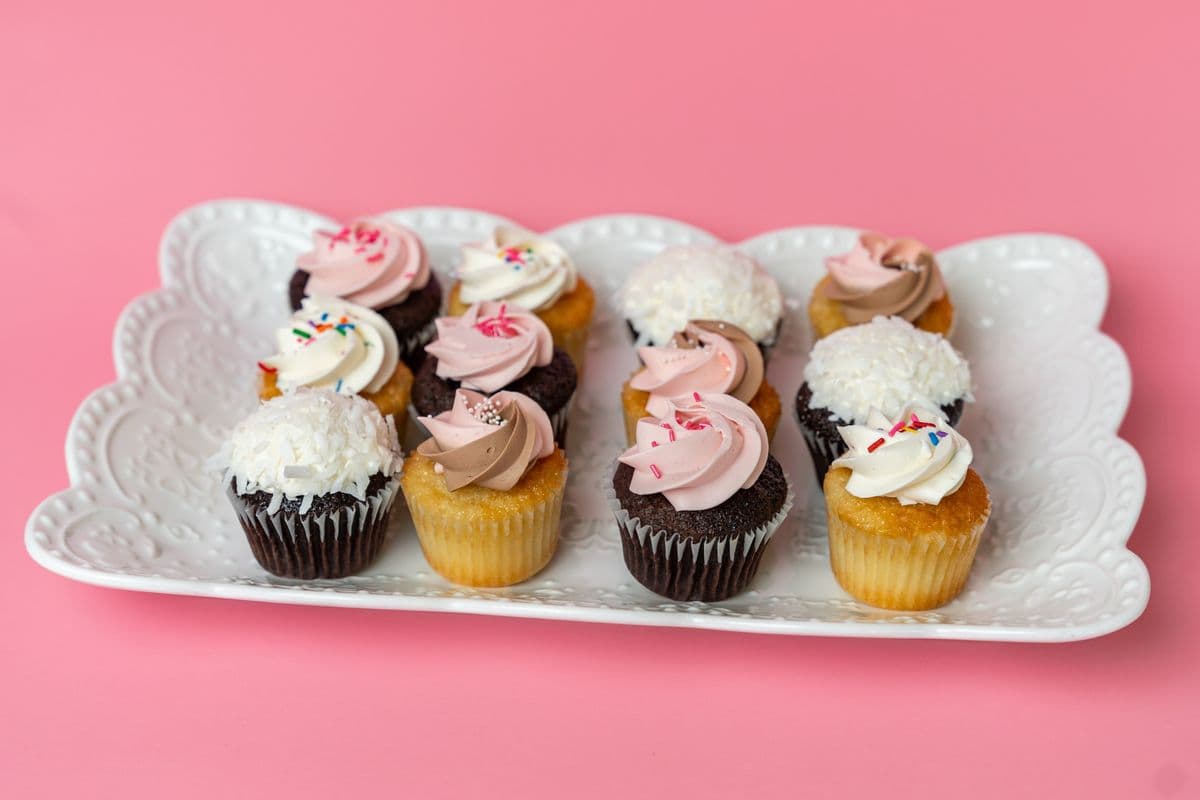 Assorted Mini Cupcakes (1 x 12 pcs)