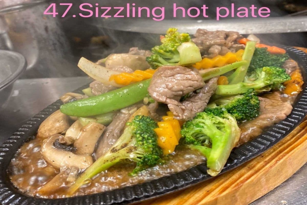 47. Pad Nam Man Hoy (Thai Sizzling Hot Plate)