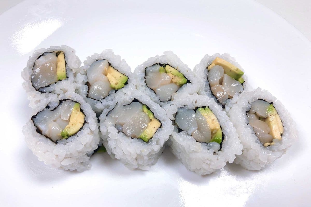 Scallop Cado Roll (8pcs)