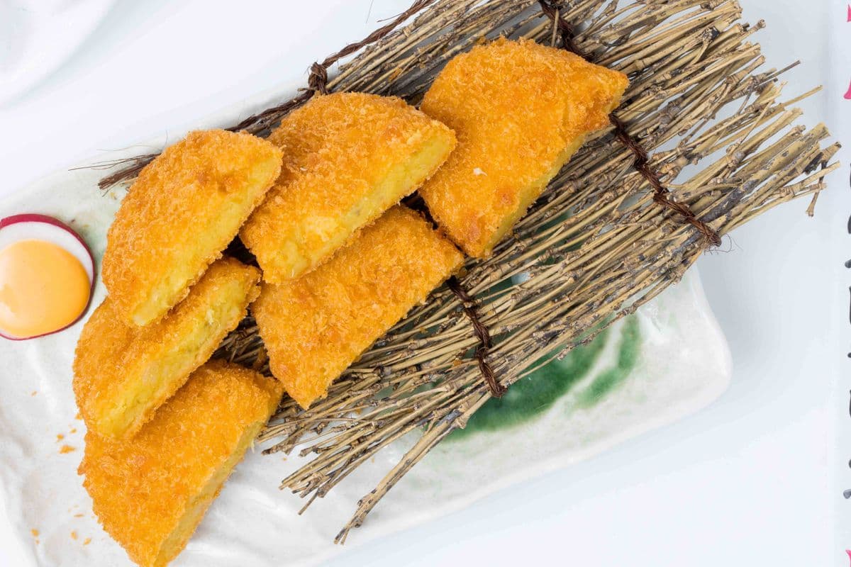 39. Japanese Potato Croquttes (3pcs)