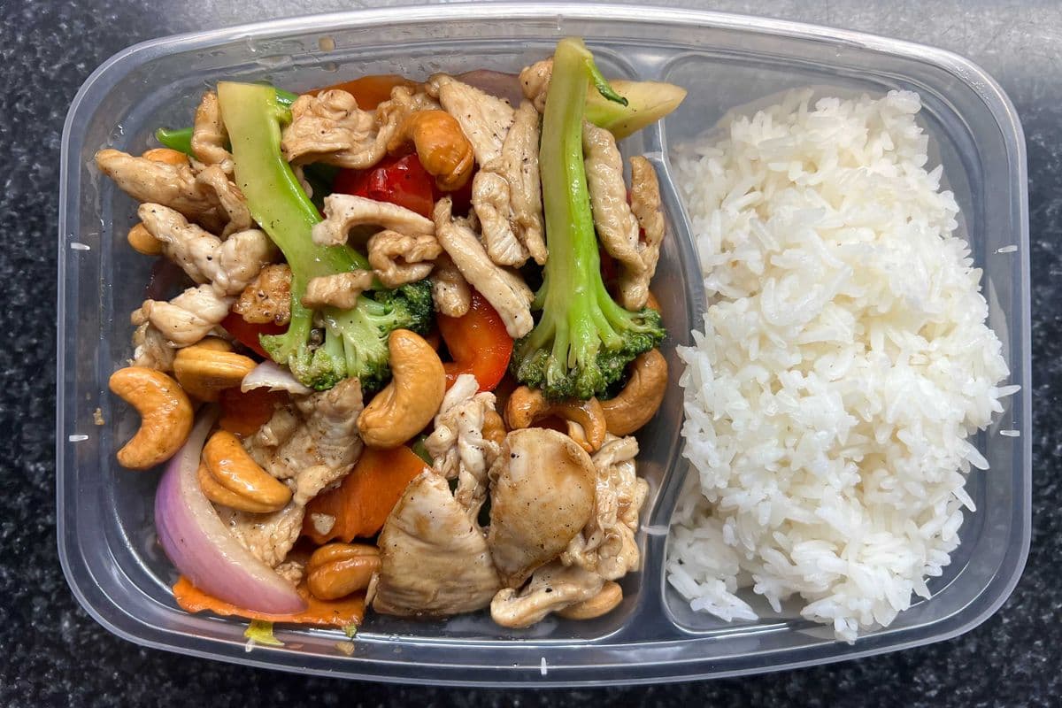 Gai Phad Med Ma-Muang (A.K.A. Cashew Chicken) [REFRIGERATED, COLD]