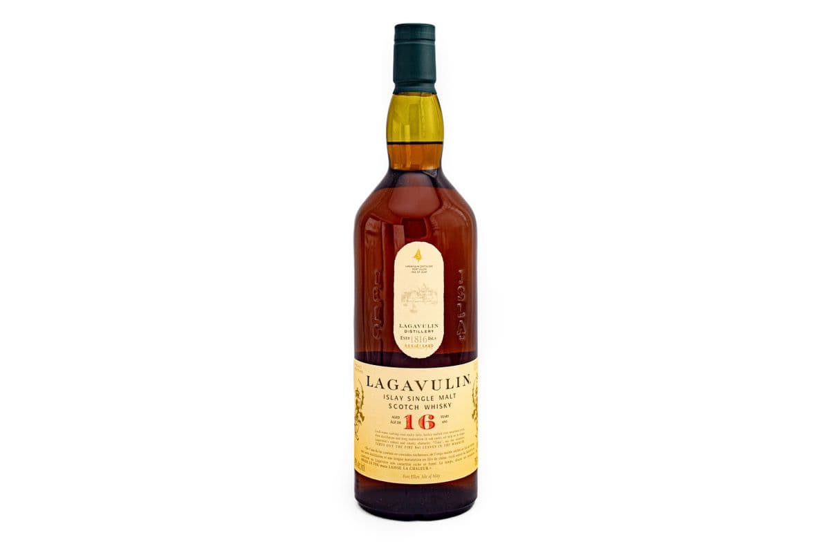 Lagavulin Islay Malt 16 YR (750mL) (1 x 750mL)
