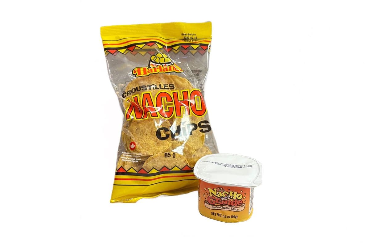 Nachos with Cheese Dip