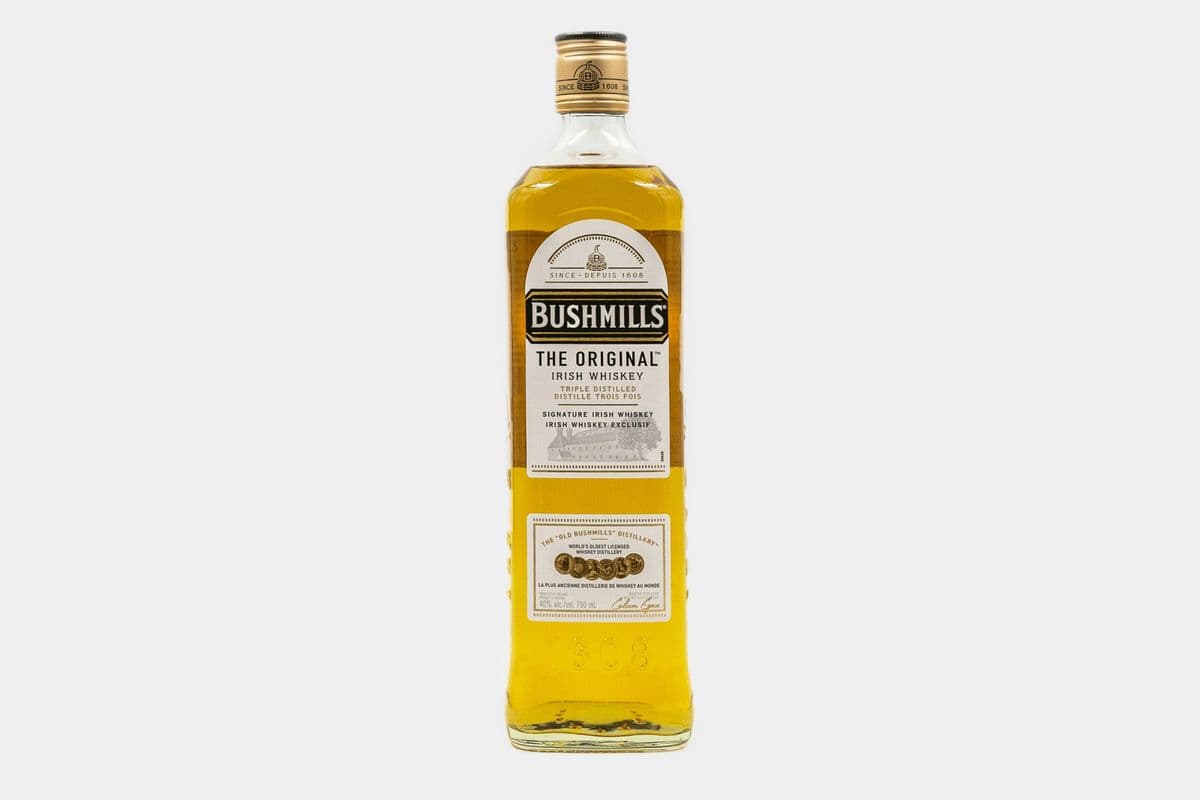 Bushmills Irish Whiskey (750 ml) (1 x 750ml)