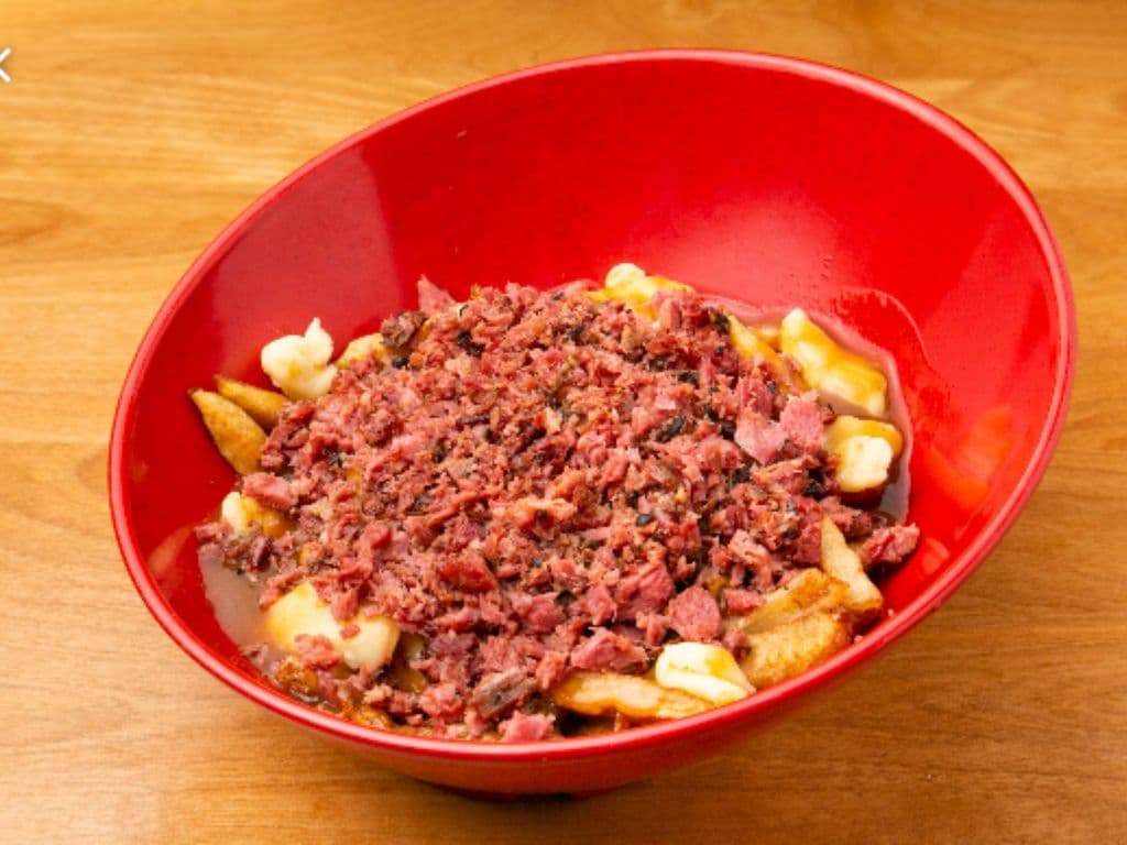 Poutine célèbre de Dunn / Dunn's Famous Poutine