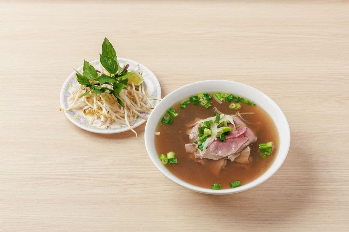 P2. Rare Beef Pho