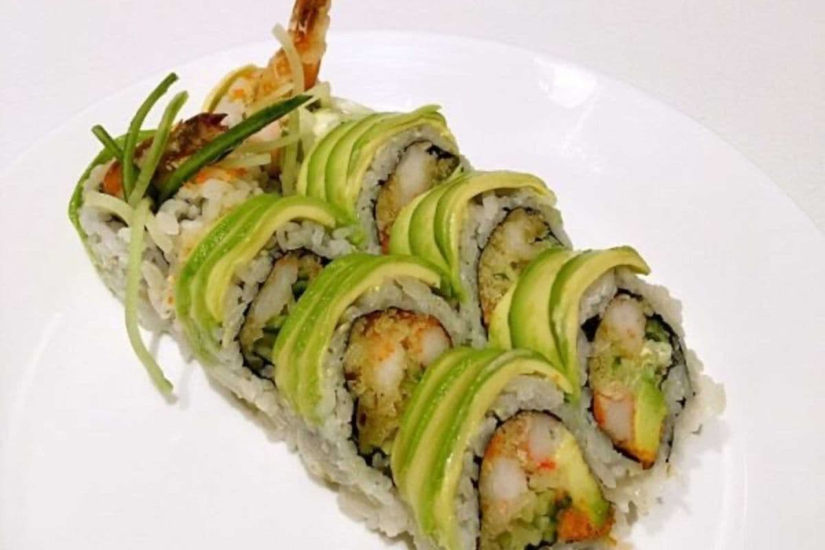 Green Dragon Roll (8 Pieces)