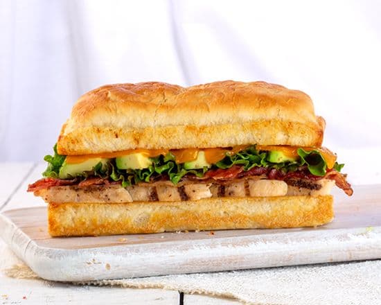 Chipotle Chicken Avocado Sandwich (950 Cal)