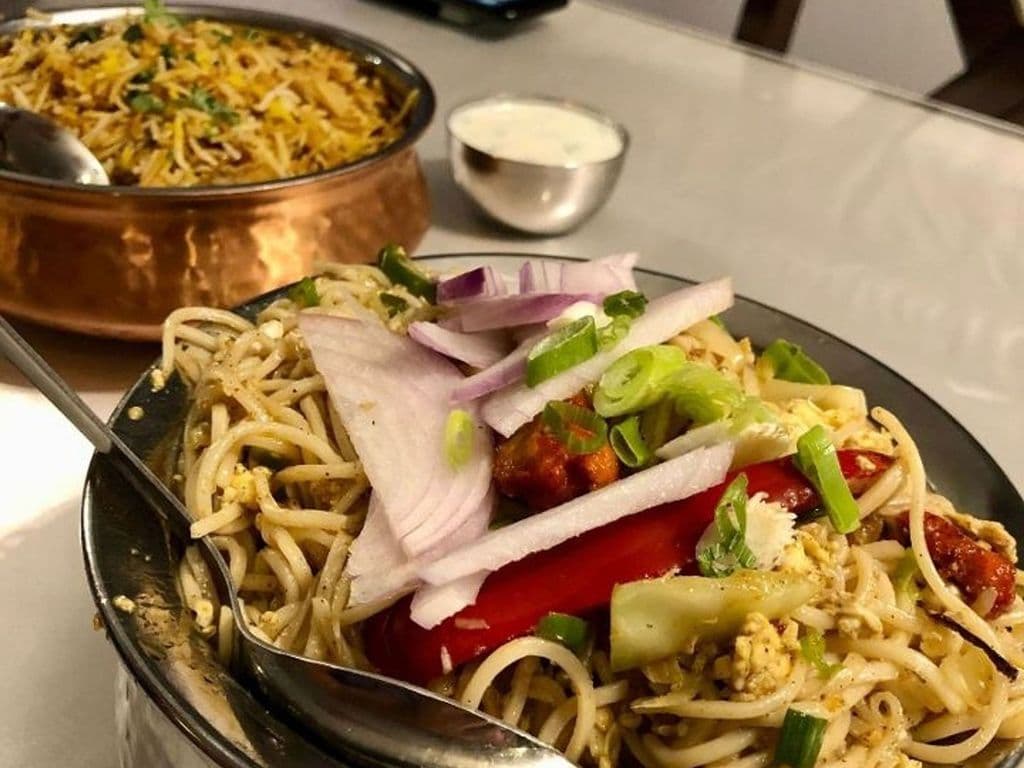 Hakka Chicken Noodles