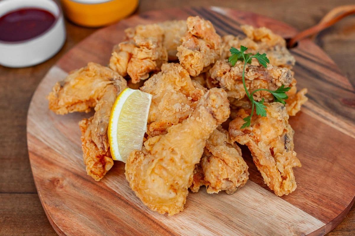 Original Bone-in Fried Chicken (뼈 치킨) - Whole (Whole)