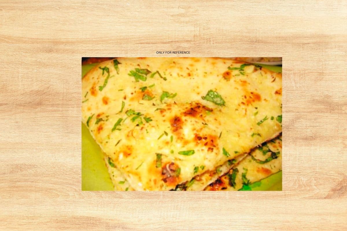 Stuffed Naan (8”-9” DIAMETER, 2 HALF PIECES)