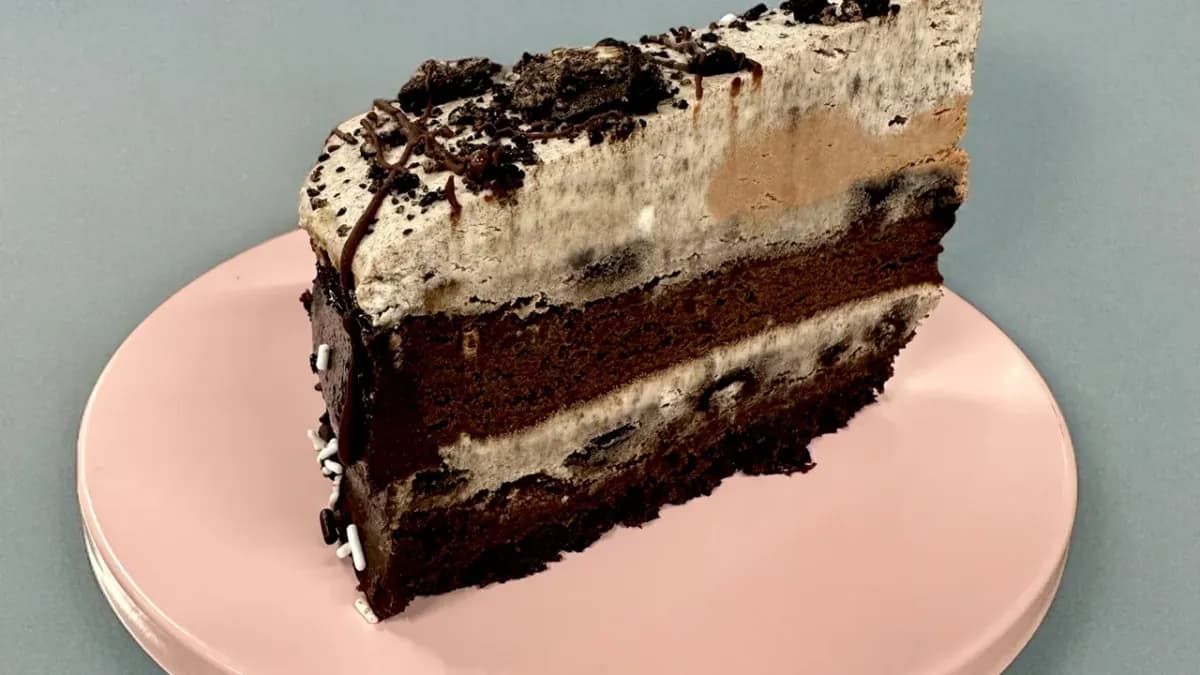 Oreo Cookies 'N Cream Cake