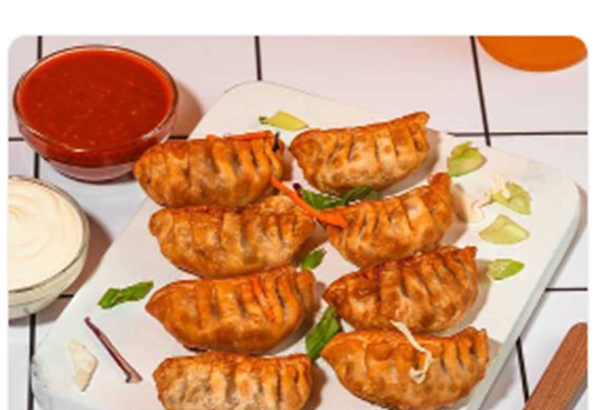 Veg Momo - Fried (6 pcs)