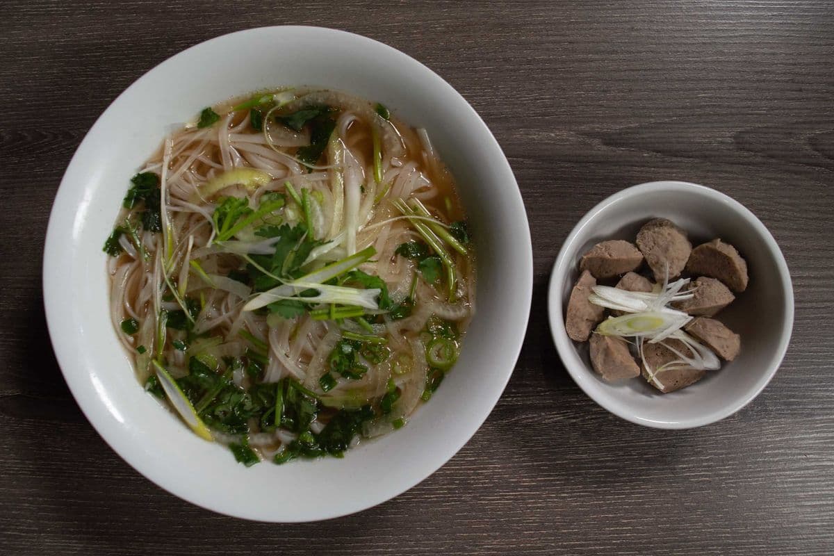 P8. Large Beef Balls Pho Noodle Soup
