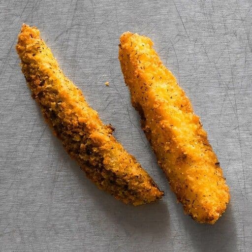 Breaded Pickle Spears / Cornichons en pointes panés